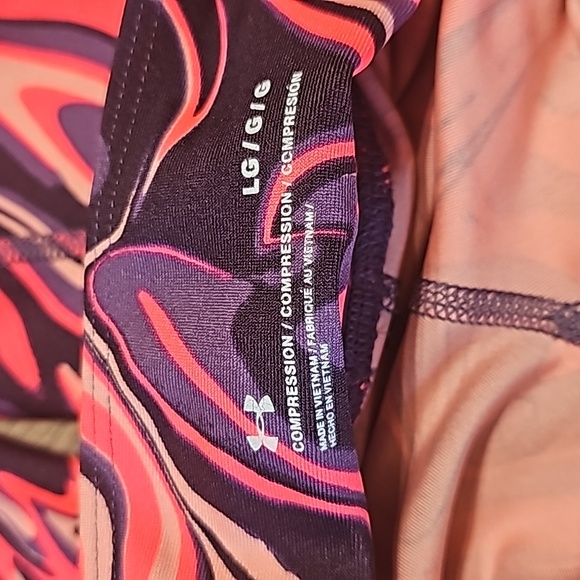 Under Armour No Slip Waistband Leggings Color Pinks and Purples Size Large 12-14 - Picture 6 of 8